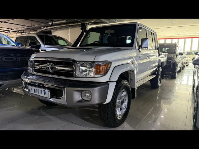 BUY TOYOTA LAND CRUISER 2023 79 4.5 DIESEL V8 , Fouche Motors